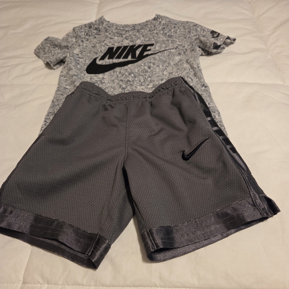 Nike Gray T-Shirt and Shorts Set